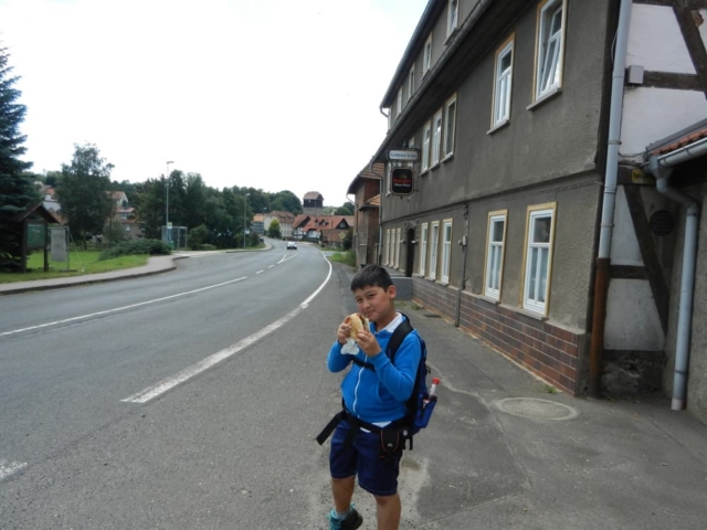 Doch noch ein Brötchen auf dem langen Weg nach Eisenach